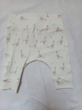 Afbeelding in Gallery-weergave laden, New Born Set Eendjes (2-delig) Broekje en Mutsje