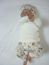 Afbeelding in Gallery-weergave laden, New Born Set Boerderij (2-delig) Broekje en Mutsje