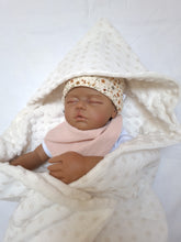 Afbeelding in Gallery-weergave laden, Wikkeldeken Gold Dots Cottonsoft en Minky