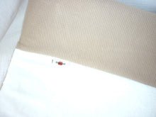 Afbeelding in Gallery-weergave laden, Aankleedkussenhoes Donker Beige
