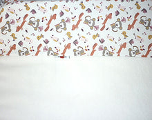 Afbeelding in Gallery-weergave laden, Aankleedkussenhoes Aap Eekhoorn Vogel Licht Beige

