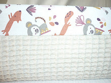 Afbeelding in Gallery-weergave laden, Aankleedkussenhoes Aap Eekhoorn Vogel Licht Beige
