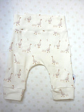 Afbeelding in Gallery-weergave laden, New Born Set Eendjes (2-delig) Broekje en Mutsje
