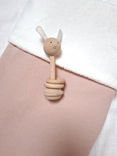Afbeelding in Gallery-weergave laden, Wiegdeken Tricot Wafelstof &amp; Teddy   Nude Roze
