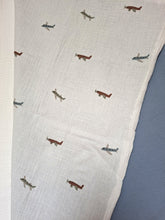 Afbeelding in Gallery-weergave laden, Deken Kinderwagen Tricot Wafel Blauw met Cottonsoft Vliegtuigjes

