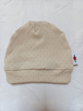 Afbeelding in Gallery-weergave laden, New Born Set Pointelle (2-delig) Broekje en Mutsje Beige
