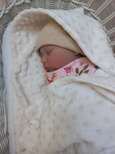 Afbeelding in Gallery-weergave laden, Wikkeldeken Gold Dots Cottonsoft en Minky  Ecru
