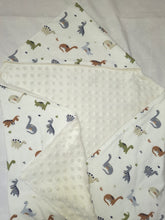 Afbeelding in Gallery-weergave laden, Wikkeldeken Dino Jersey en Minky Fleece Ecru

