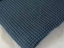 Afbeelding in Gallery-weergave laden, Wafelstof deken Denimblauw
